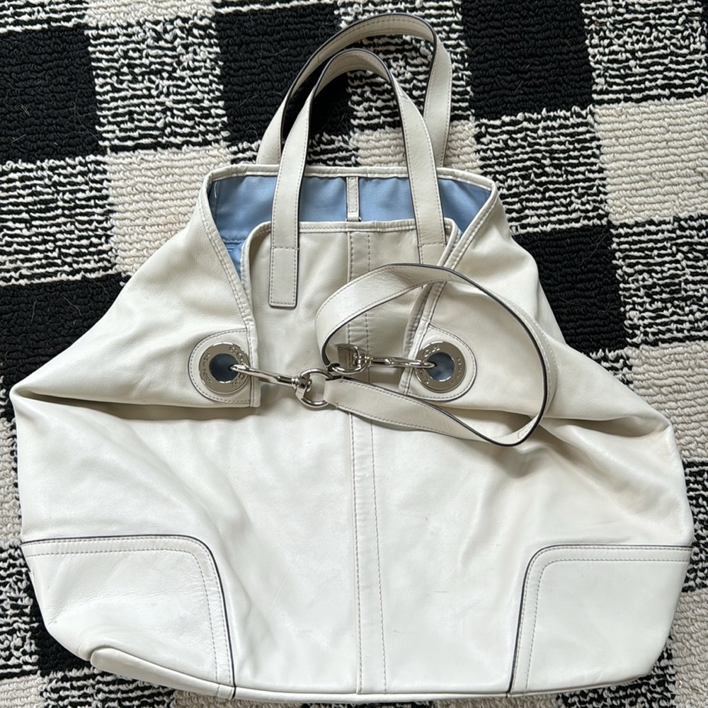 Authentic Excellent used condition Coach White Leather Hobo Bag - Picture 5 of 11